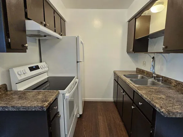 1875 Michigan Ave APT C1, Marysville, MI 48040