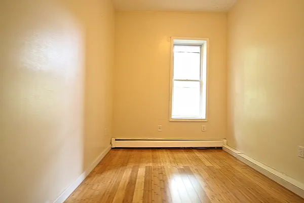 Rented by Rental Solutions Inc | media 4