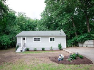 14 Buttonwood Rd, Halifax, MA 02338