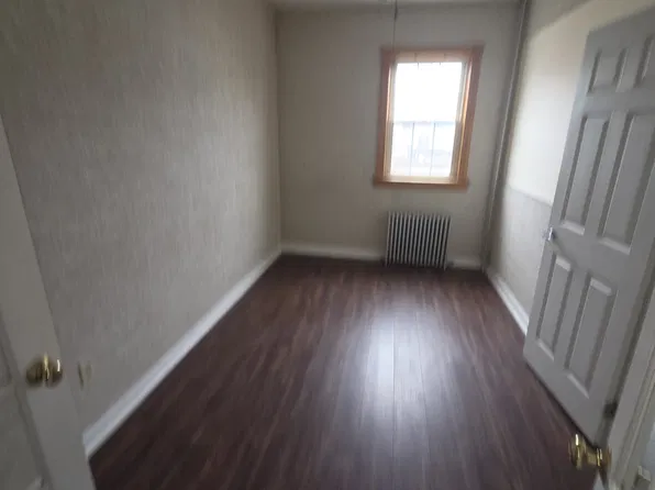132 W 29th St #2, Bayonne, NJ 07002