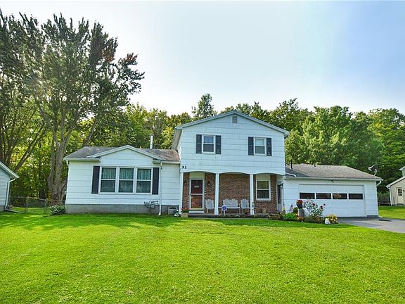 3rd image of 92 Rolling Meadow Dr S