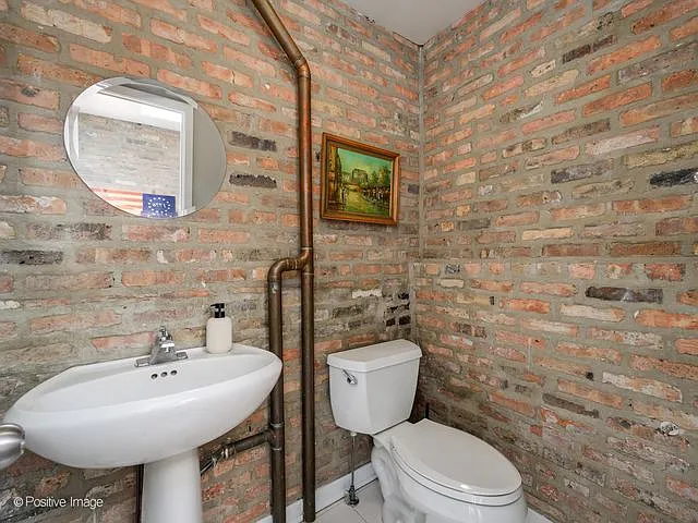 300 W Grand Ave #601 — Photo 15