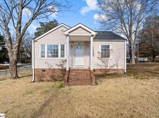 22 W Marion Rd, Greenville, SC 29617