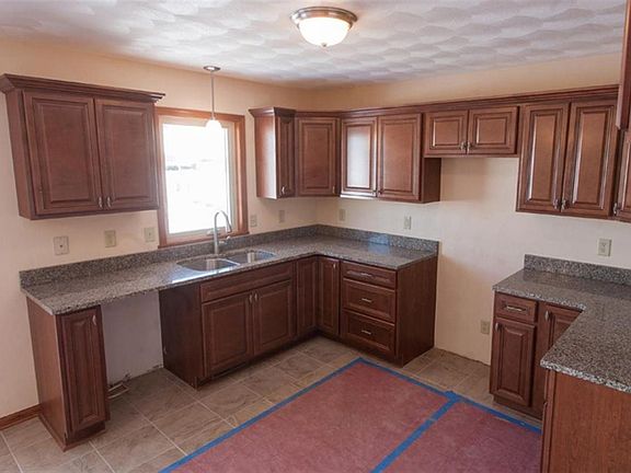 3rd image of 4678 Glen Echo Way