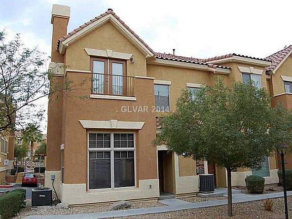 3rd image of 326 Mali Heights Ct