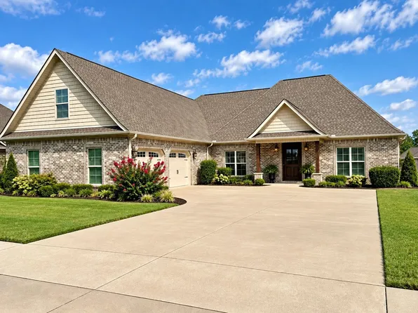 1209 Woodridge Ct, Florence, AL 35630