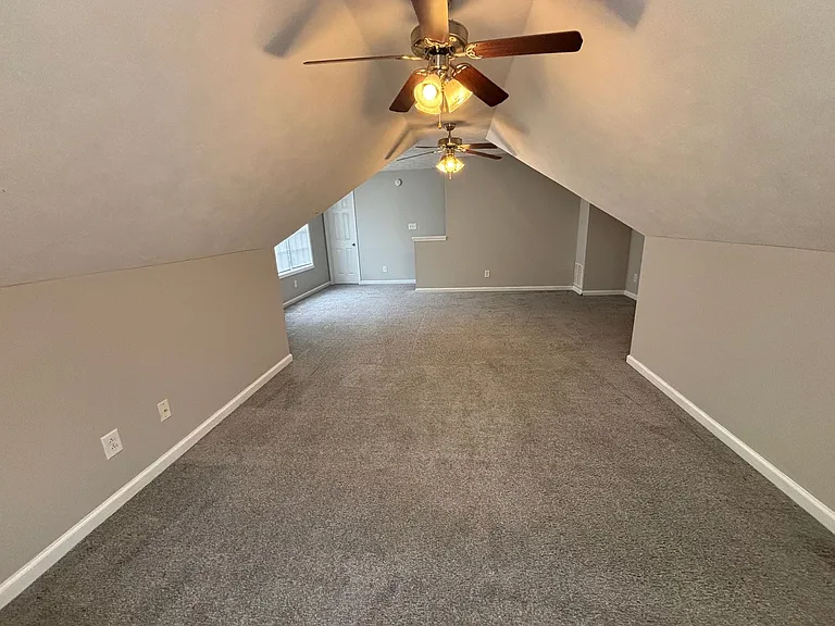 306 Chalet Cir — Photo 19