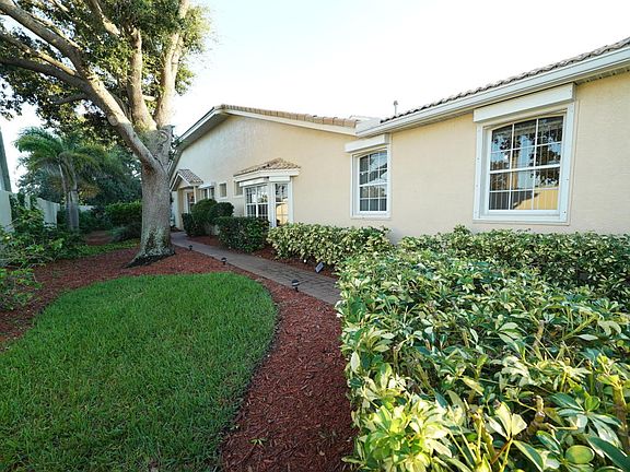2nd image of 539 Island Ct