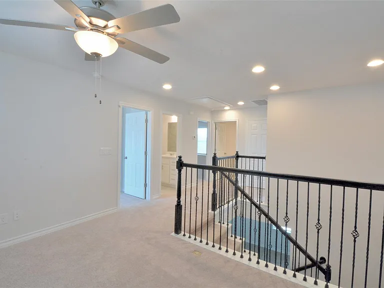 349 Capstone Rd — Photo 8