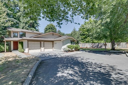 2nd image of 16008 Village Green Dr Unit A