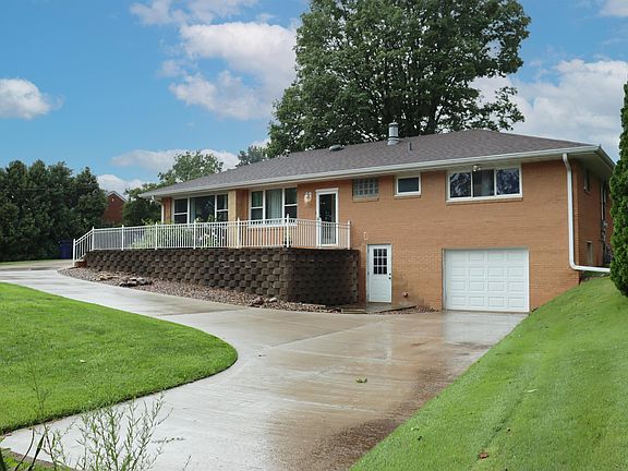 3rd image of 1210 N Wildwood Ct