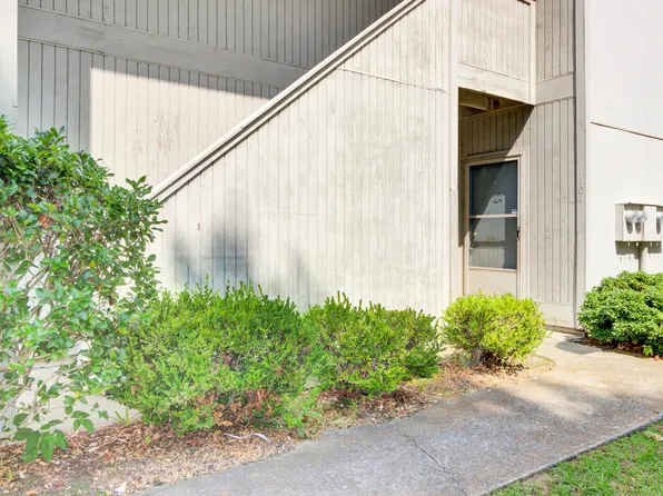 1104 Greenmeadow Dr, Goose Creek, SC 29445