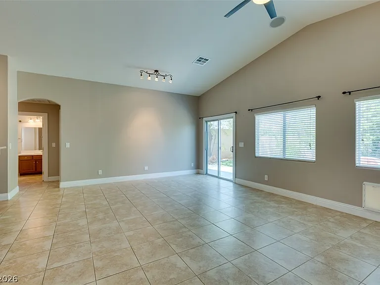 82 Rattlesnake Grass Ct — Photo 9