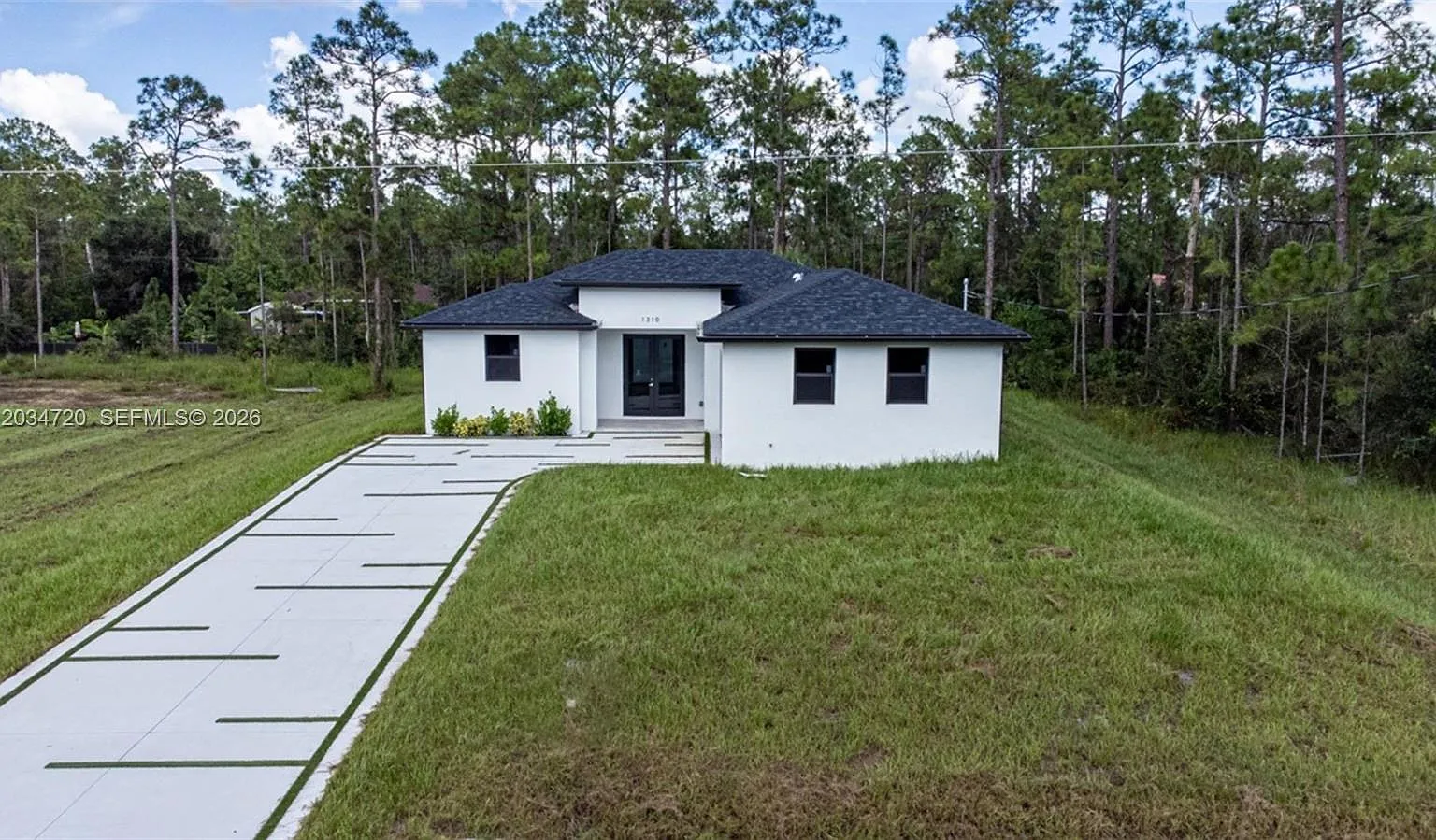 4 bed, 2.0 bath, $2,000 — Photo 2