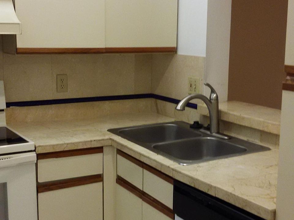 Kitchen with pass-thru