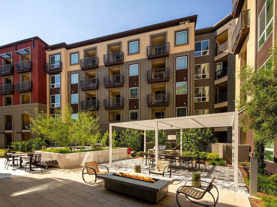 Clarendon Apartments 22121 Clarendon St Woodland Hills CA Zillow