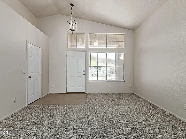 1145 E Windsor Dr — Photo 3