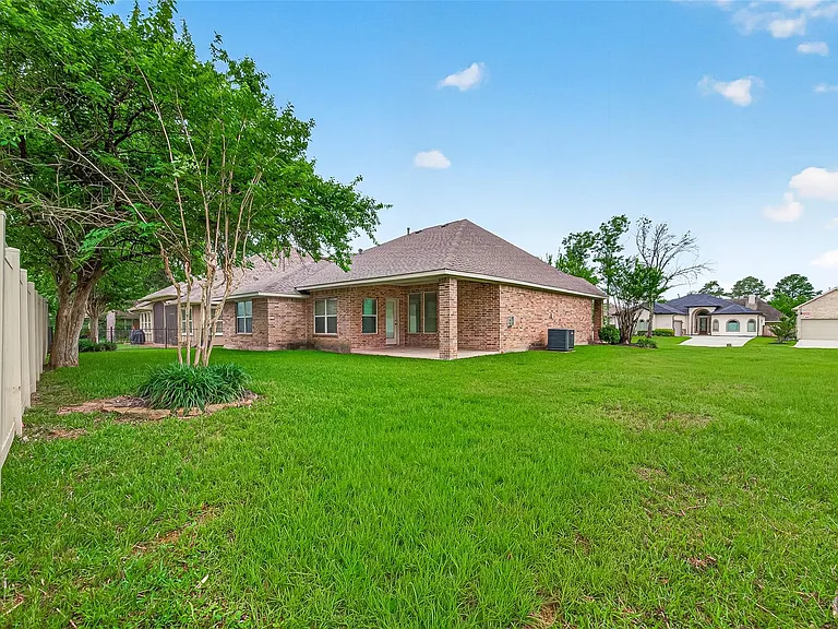 127 Monterrey Rd W — Photo 48