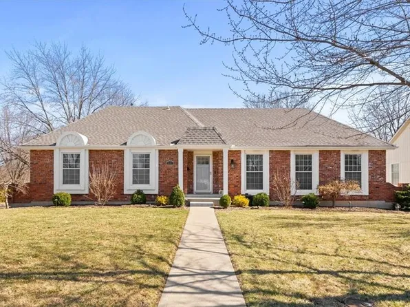 9101 England St, Overland Park, KS 66212