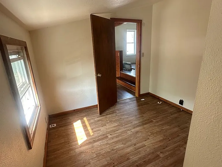 202 N Lincoln St — Photo 4