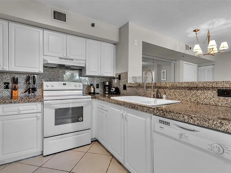19555 E Country Club Dr #8405 — Photo 9