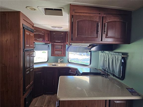 4th image of 131 Loop Cir