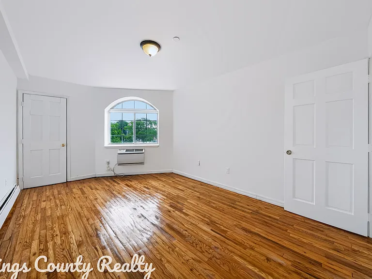 8914 S Conduit Ave #3A — Photo 4