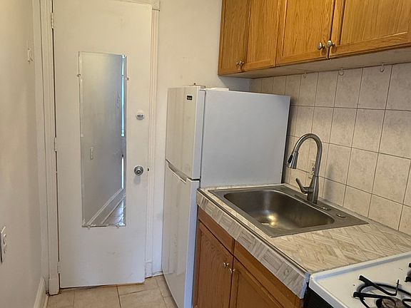2nd image of 243 Greene Ave APT 3