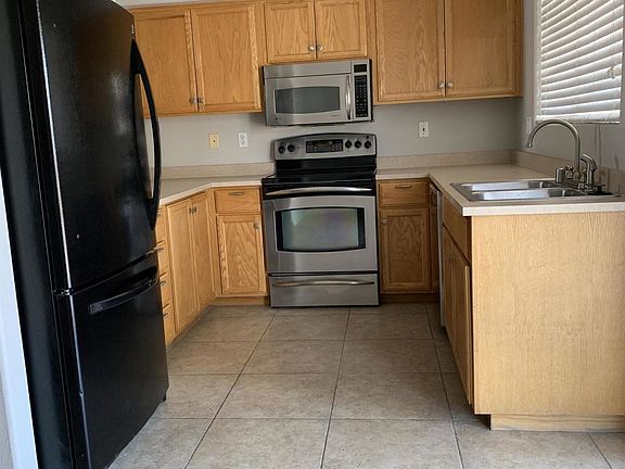 4th image of 2609 E Angela Dr