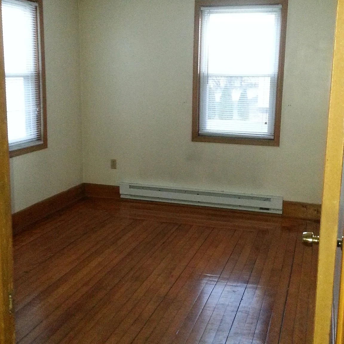 25 Coburn Ave — Photo 2
