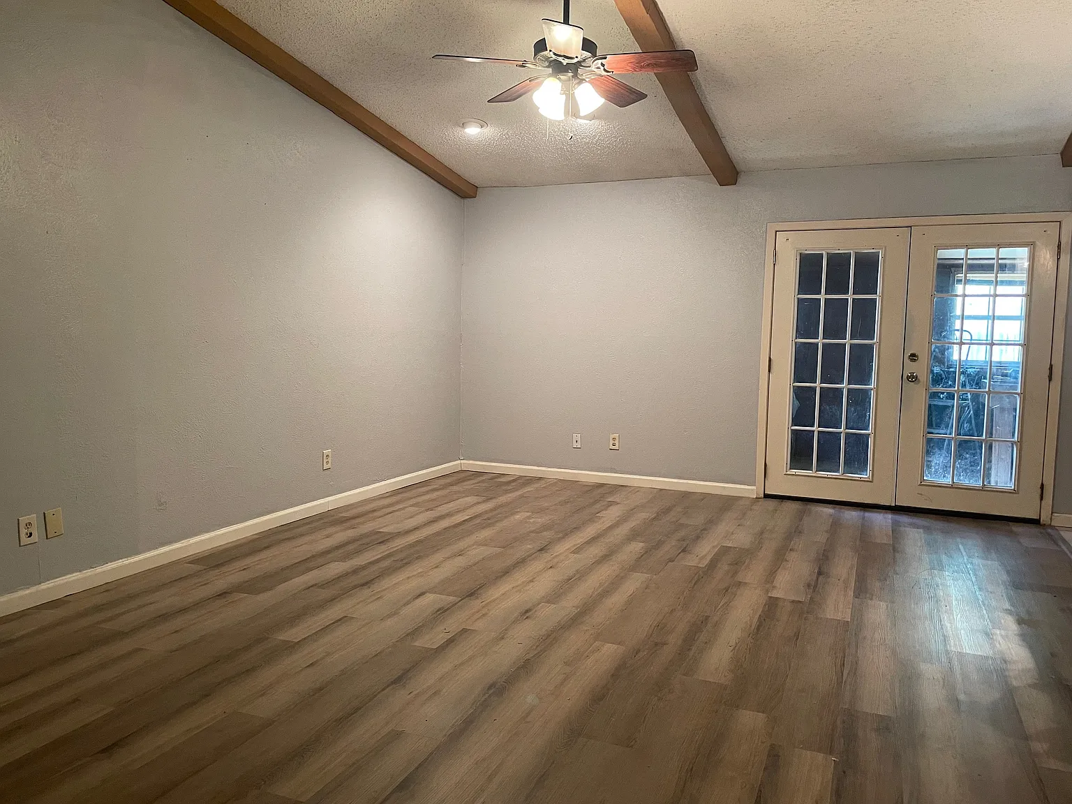 3 bed, 1861 sqft, $2,145 — Photo 4