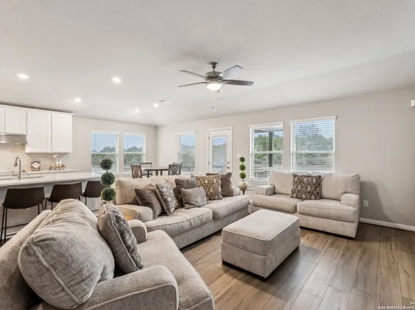 320 Shelton Pass, Cibolo, TX 78108