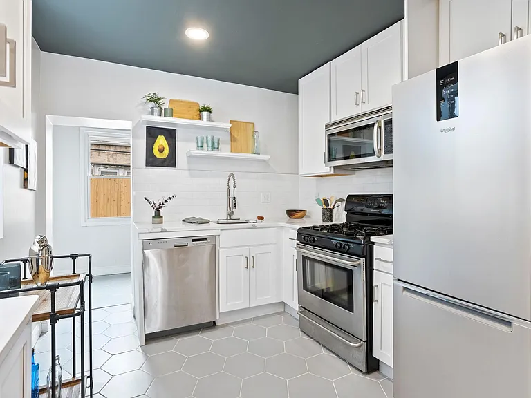 1529 S Garnet St — Photo 14