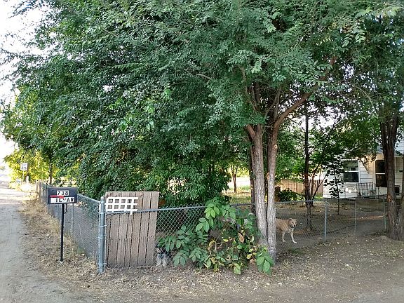 Fully fenced front yard