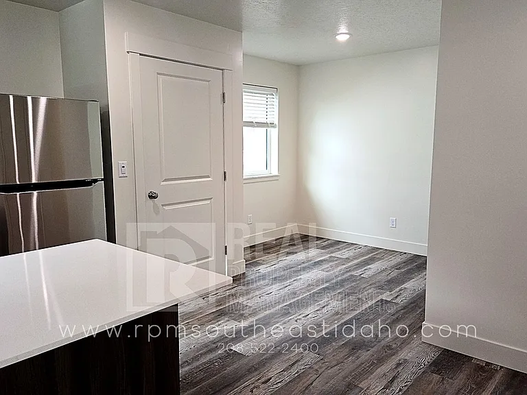647 S 3 W — Photo 6