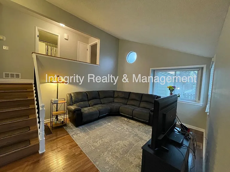 475 Chiswick Cir — Photo 10
