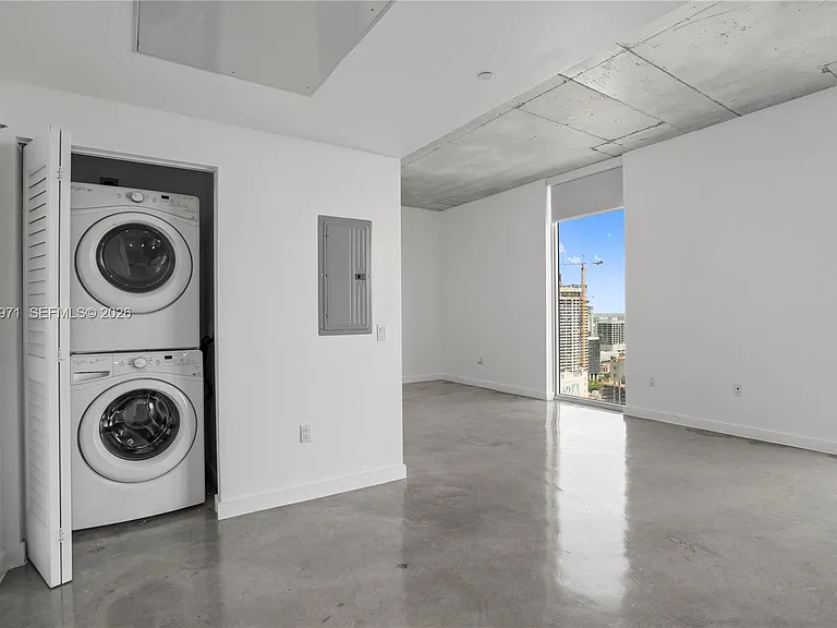 151 SE 1st St #Penthouse 04 — Photo 10