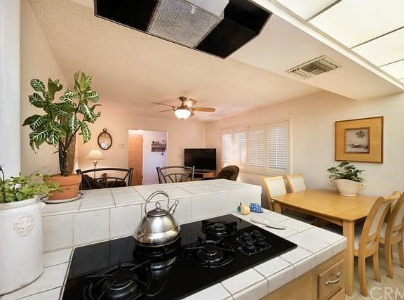 3rd image of 4861 N Pershing Ave