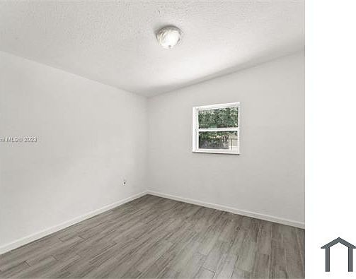 3rd image of 372 NW 29th Ter