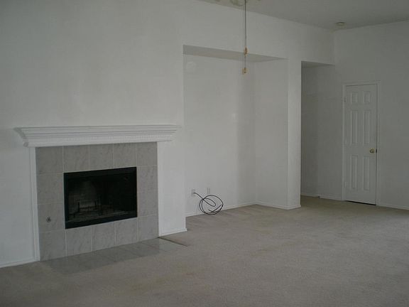 3rd image of 3215 Elmwood Dr