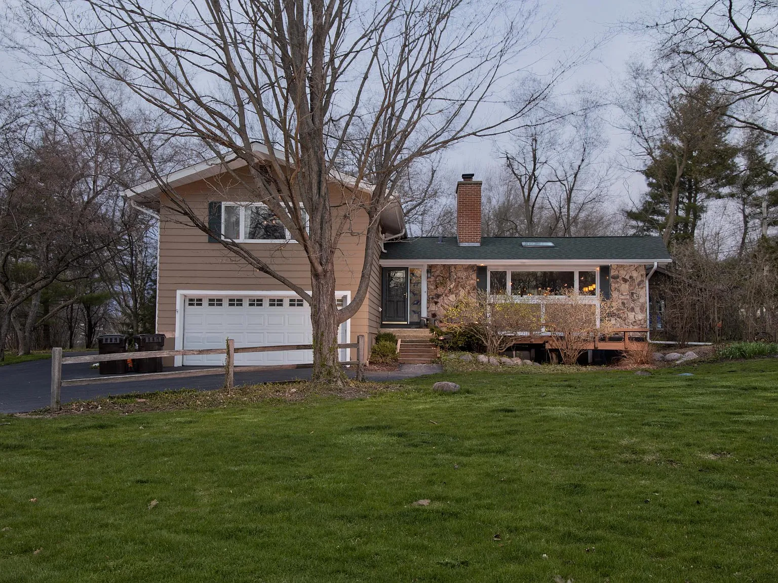 121 Mohawk Dr — Photo 1