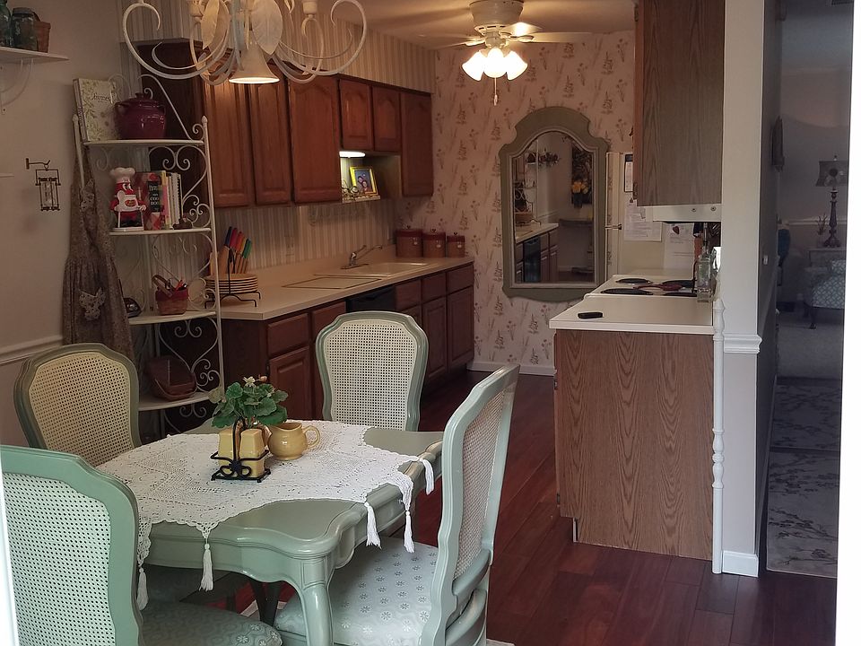 1st image of 473 Conestoga Ct