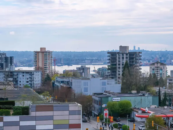 108 14th St #906, Vancouver, BC V7L 2N3