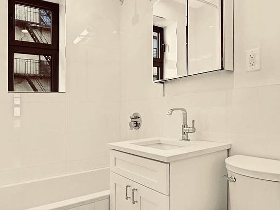 4th image of 2177 33rd St APT 2B