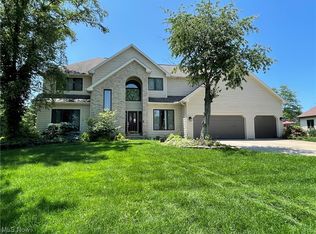 14862 Lancelot Ln W, North Royalton, OH 44133