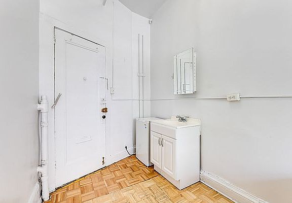 3rd image of 362 W 23rd St #3