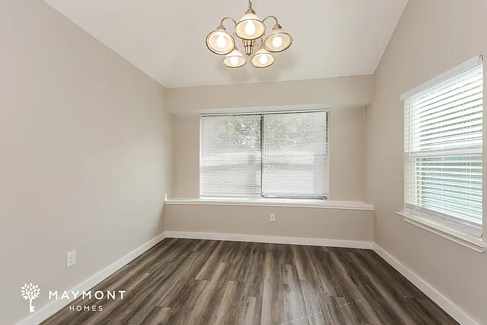 305 Mahogany Dr — Photo 6