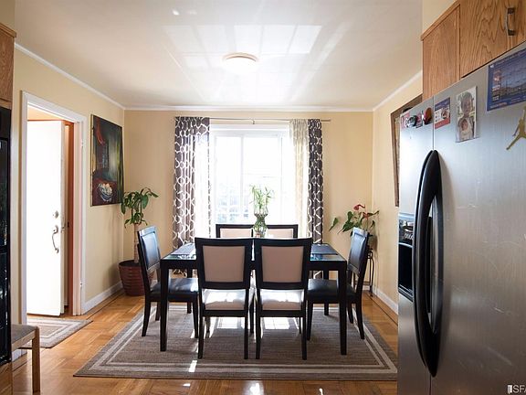 4th image of 2932 Ingalls St
