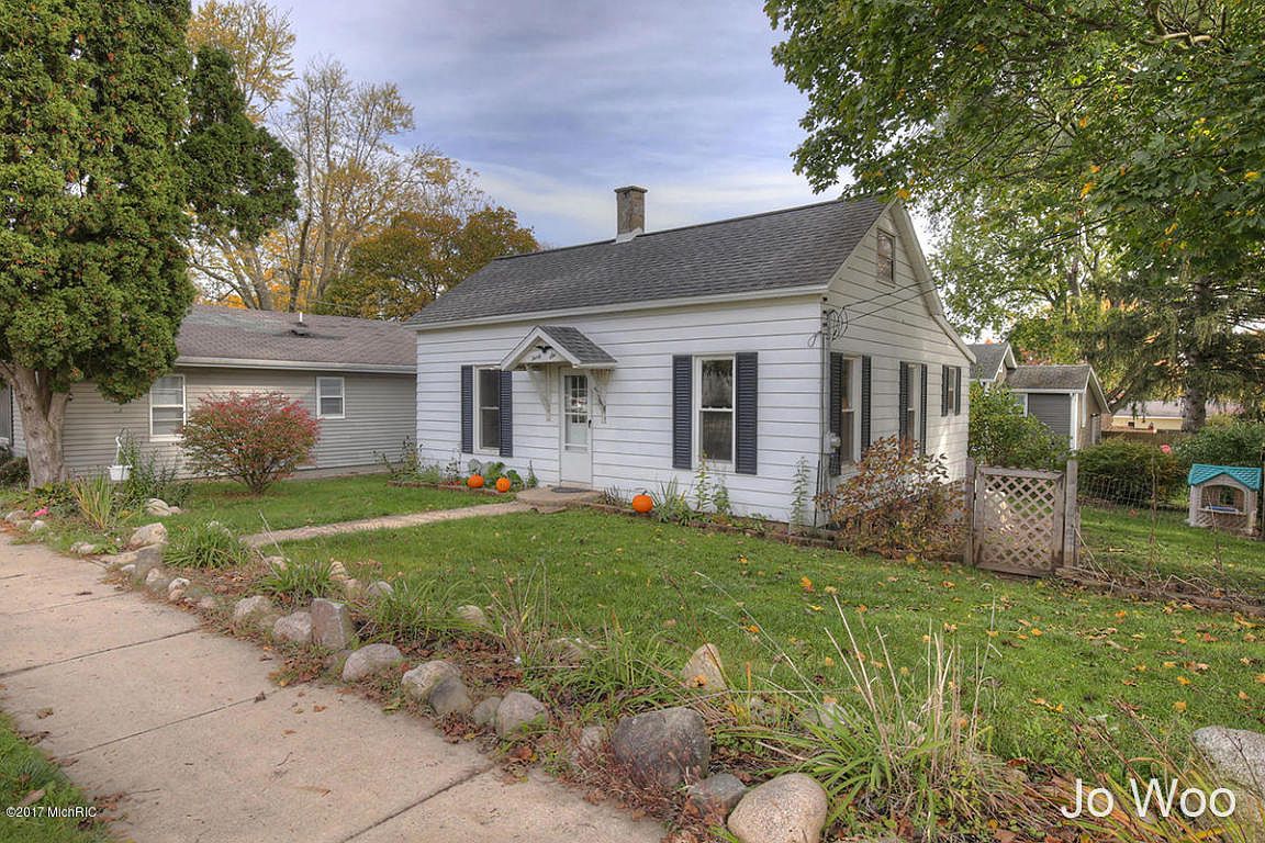 36 N Main St, Casnovia, MI 49318 Zillow