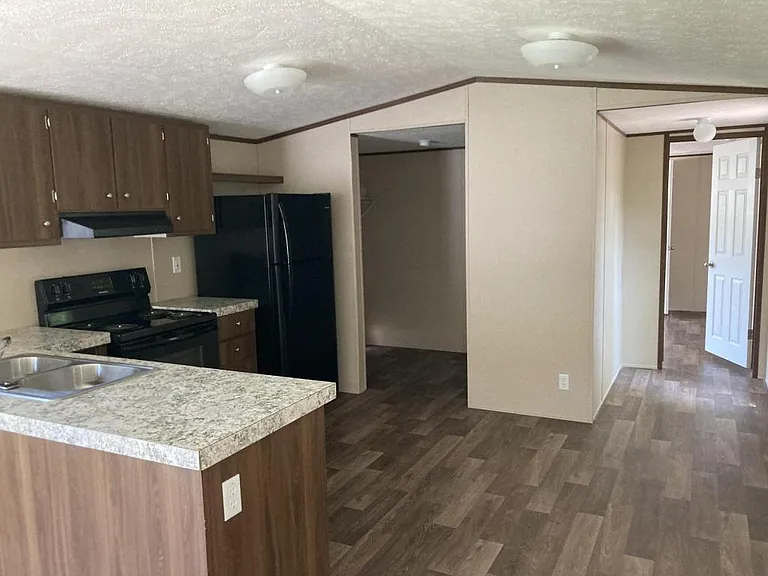 2209 E Effingham Hwy #D6 — Photo 6